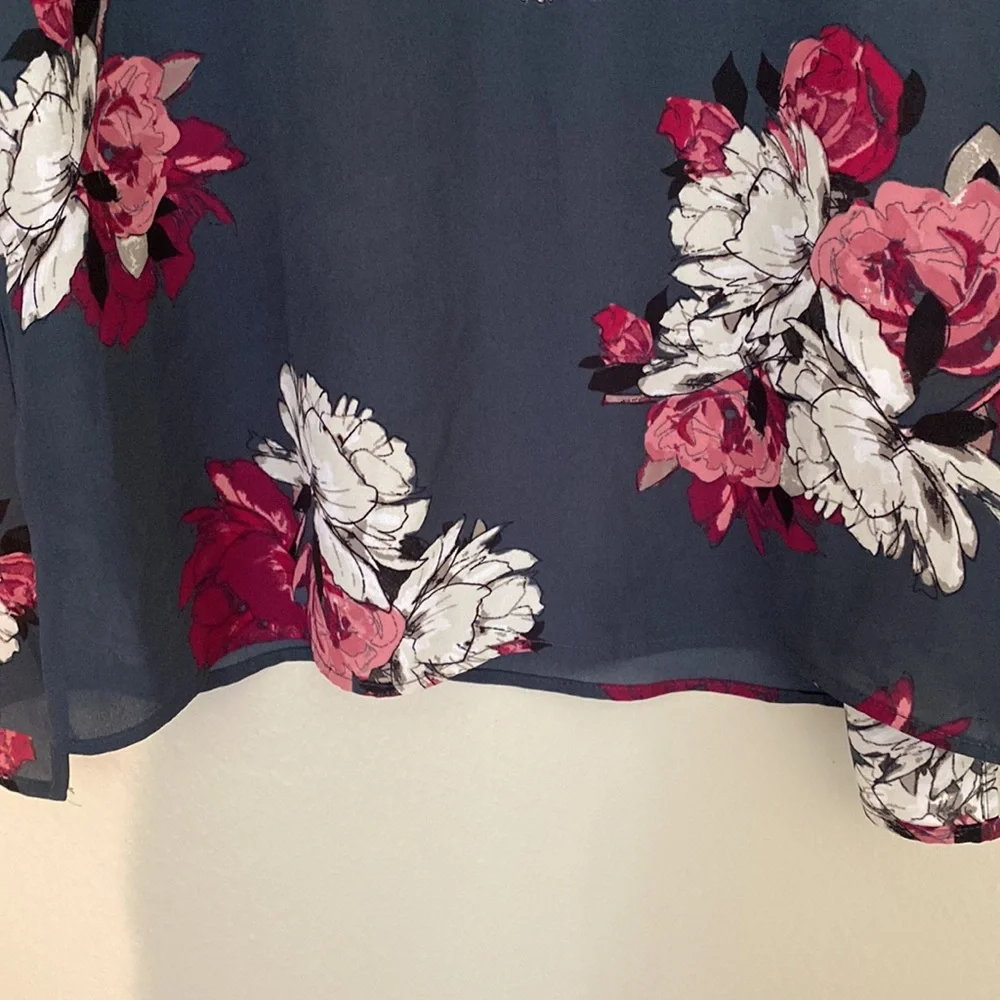 Maurices floral blouse, size medium - Picture 5 of 7